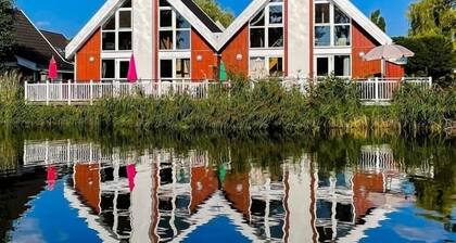 Ferienhaus mit Wasserterrasse inkl. Nebenkosten - mit Sauna und Kamin