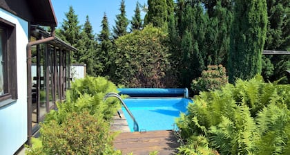Detached holiday home with exclusive pool use close to Dresden