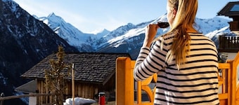 Apartment Bergkristall in the Chalet Magda-Lena in a sunny panoramic position