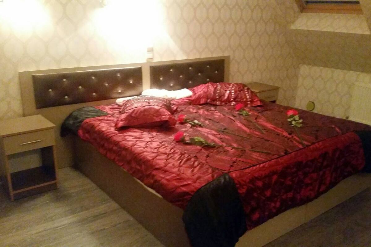 Quarto luxo, cozinha americana | Escrivaninha, camas extras/dobráveis (sobretaxa), Wi-Fi de cortesia