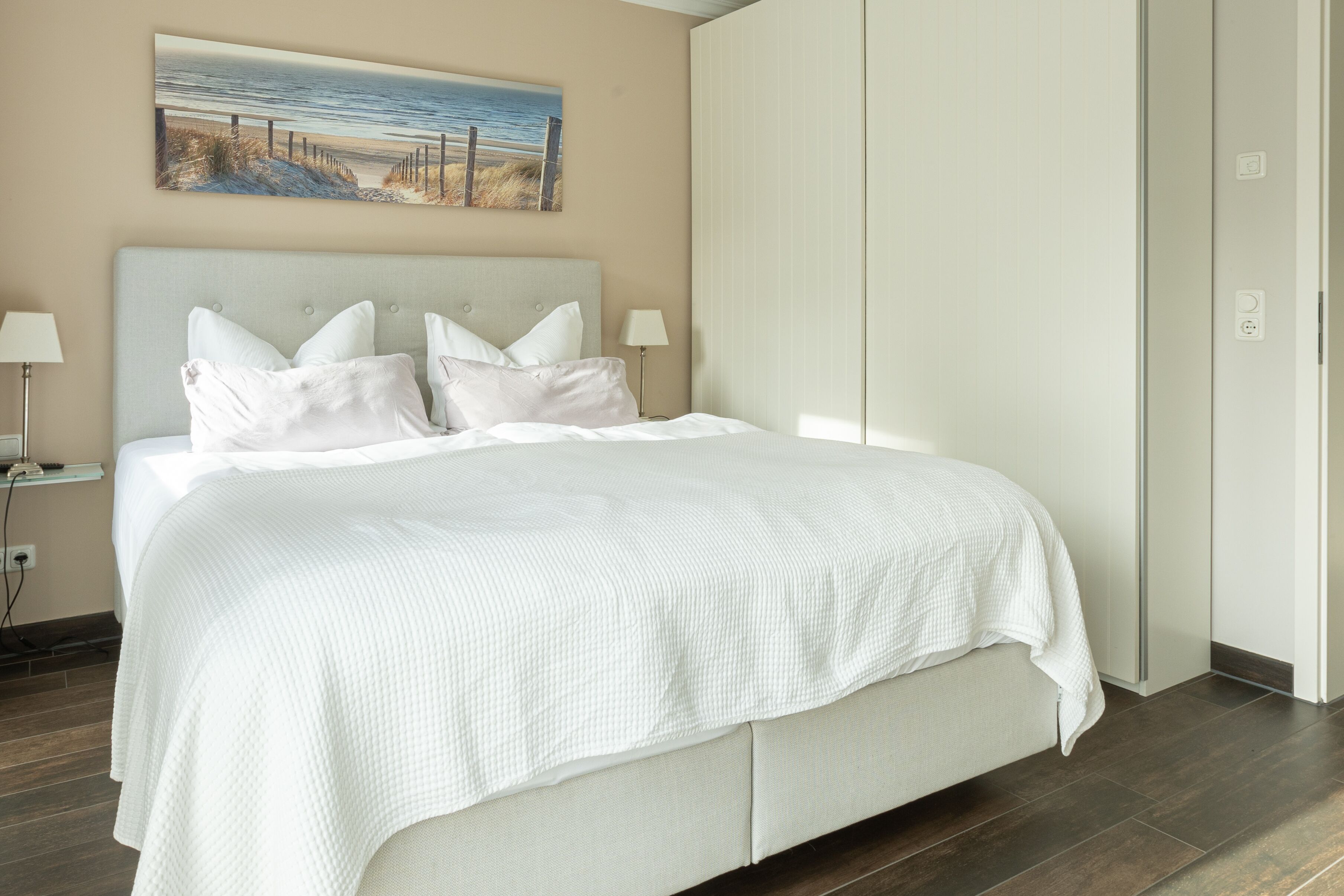 2 slaapkamers, een strijkplank/strijkijzer, reisbedje, gratis wifi