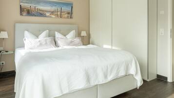 2 slaapkamers, een strijkplank/strijkijzer, reisbedje, gratis wifi