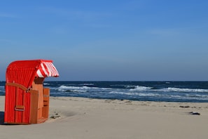 Plage à proximité, chaises longues
