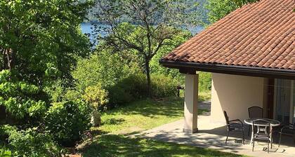 Nice house, big garden, at the Orta lake, children and pets are welcome