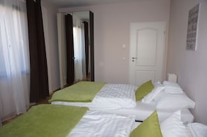 2 chambres, fer et planche à repasser, lit parapluie, Wi-Fi gratuit