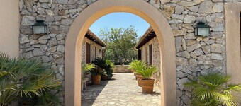 Charming finca - 800m to Artà with views of San Salvador, pool, air conditioning 