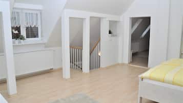 2 Schlafzimmer, Schreibtisch, WLAN, Bettwäsche