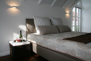 2 camere, una scrivania, ferro/asse da stiro, Wi-Fi gratuito