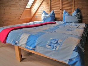2 habitaciones, tabla de planchar con plancha, wifi y ropa de cama 