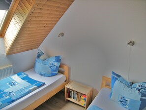 2 habitaciones, tabla de planchar con plancha, wifi y ropa de cama