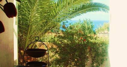 Gemütliche Wohnung an der Südküste mit Meerblick