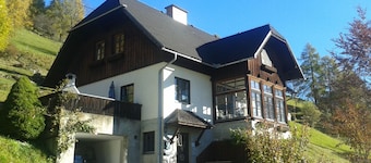 Suns apartment at the foot of Tockneralm at 1400m above sea level with fantastic Au