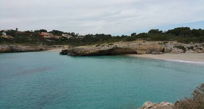 Villa on 2 beautiful bays with sandy beach, heated pool, ideal for. children