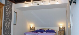 Notre maison de 7 pièces vous offre beaucoup d'espace pour vos vacances sur 120m2