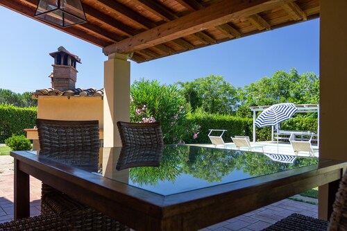 Villa with high comfort with pool near the sea, dish & washing maschine,