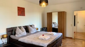 1 bedroom, in-room safe, free WiFi, bed sheets