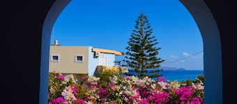 White Sand resort. Family-friendly hotels up to 6 people