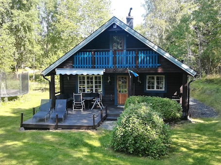 Exterior. Close to nature, family-friendly holiday home with sauna and trampoline