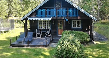 Idilio y pura experiencia en plena naturaleza en la casa de vacaciones Norrtälje (con SAUNA)