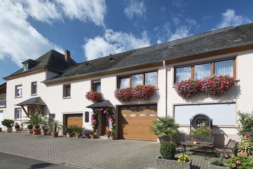Holiday Apartment "Pharmacy" with Weinbergblick