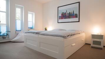 1 habitación, tabla de planchar con plancha, wifi gratis y ropa de cama