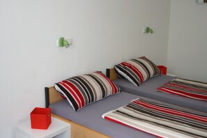 1 camera, ferro/asse da stiro, Wi-Fi, lenzuola