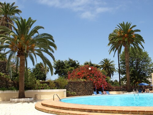 Family friendly apartment with 2 bedrooms and huge terrace !!!