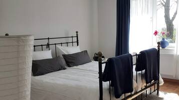 1 chambre, fer et planche Ă repasser, Wi-Fi, draps fournis