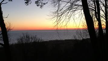 Una spiaggia nelle vicinanze