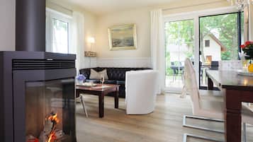Fernseher, Kamin, DVD-Player, Stereoanlage