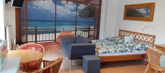 quiet and close to the center with a green oasis, for leisure and business travelers