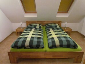 2 soverom, strykejern/-brett og wi-fi (inkludert)