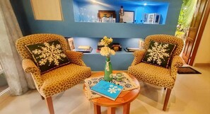 Interior - BOOK - MOVE IN - FEEL GOOD! Your Studio right on the Beach. Pets welcome! (Playa Coyote)