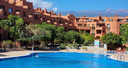 Casa Soleada close to sea + beach, 2 pools, terrace, sea views,TV, Wifi