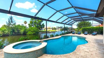 室外泳池、暖水池