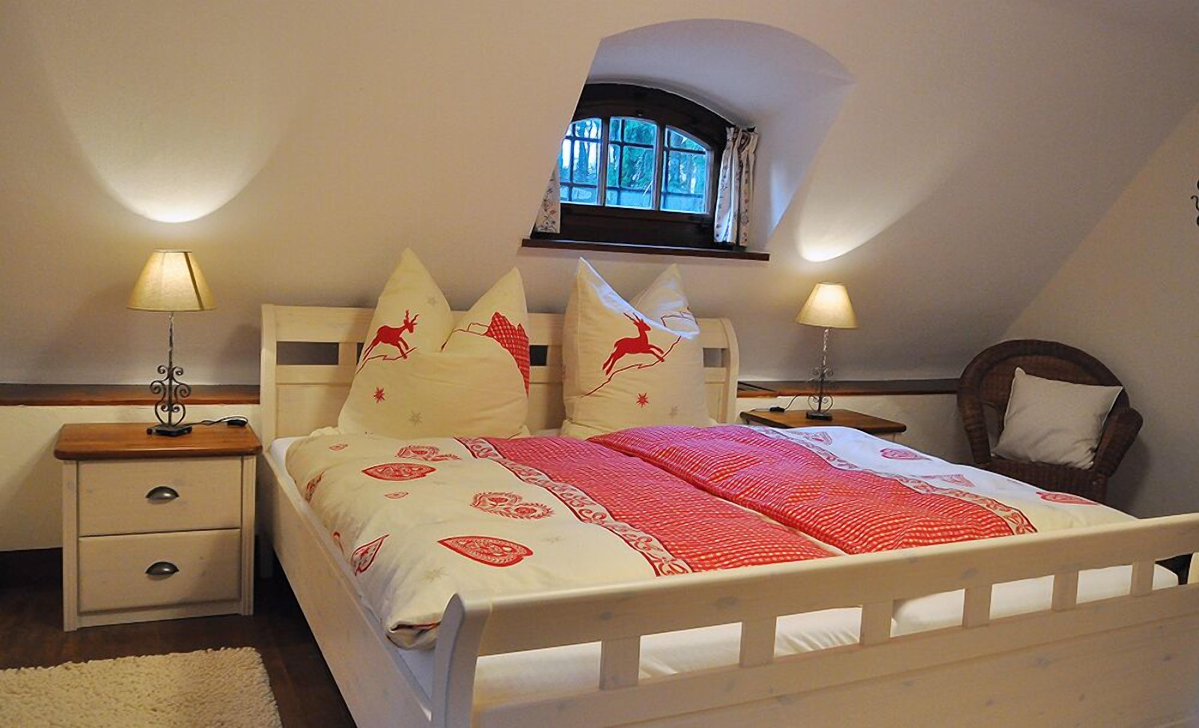 3 makuuhuonetta, silitysrauta/-lauta, vauvan matkasänky, ilmainen Wi-Fi