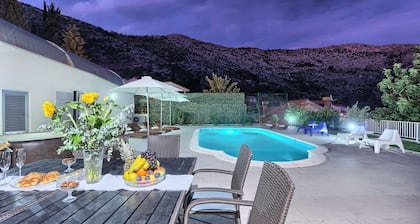 Villa La Mer - villa moderna cerca de Dubrovnik para doce huéspedes con piscina