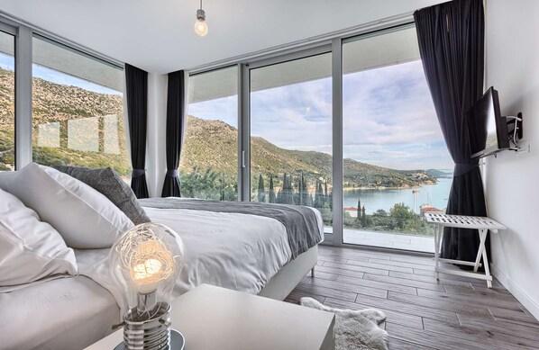 5 Schlafzimmer, Bügeleisen/Bügelbrett, kostenloses WLAN, Bettwäsche