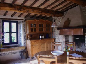 Dining - Stone house with pool in a unique location. (Piandimeleto)