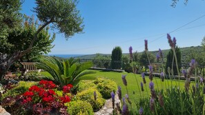 Property grounds - Luxury Villa with pool, located on a prominent hill, a few minutes to the sea. (Darmarochori)