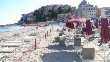 Chaises longues