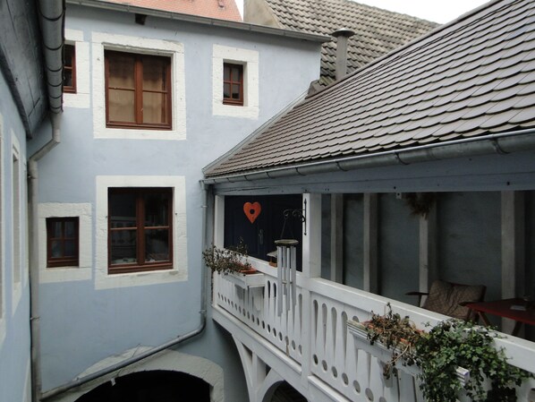 Property grounds - Cozy, quiet maisonette with arcade in the middle of Pirna's old town! (Pirna)