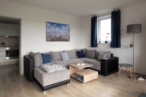 Televisión, videojuegos, reproductor de DVD y tenis de mesa 