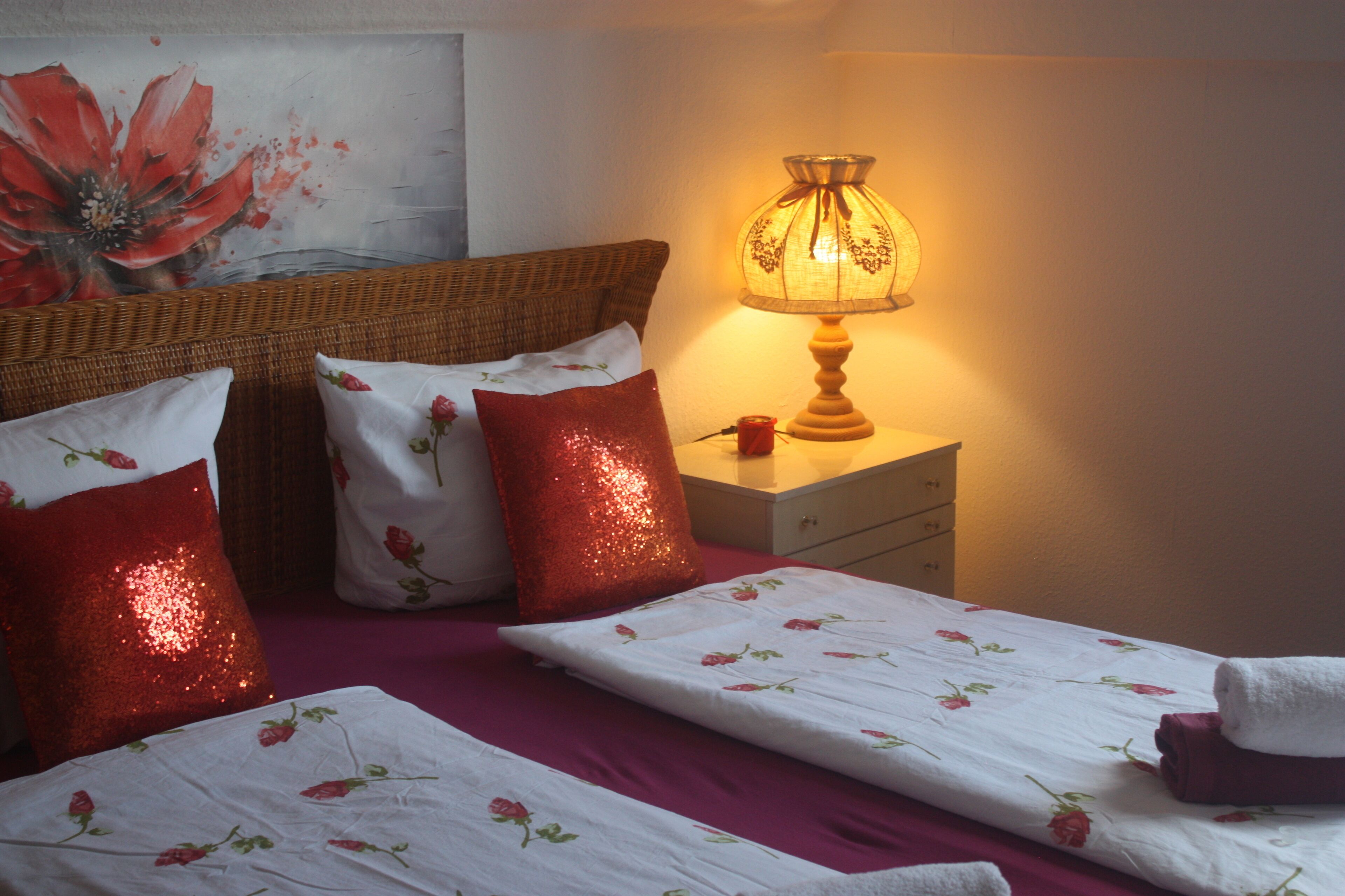 5 habitaciones, tabla de planchar con plancha, wifi y ropa de cama 