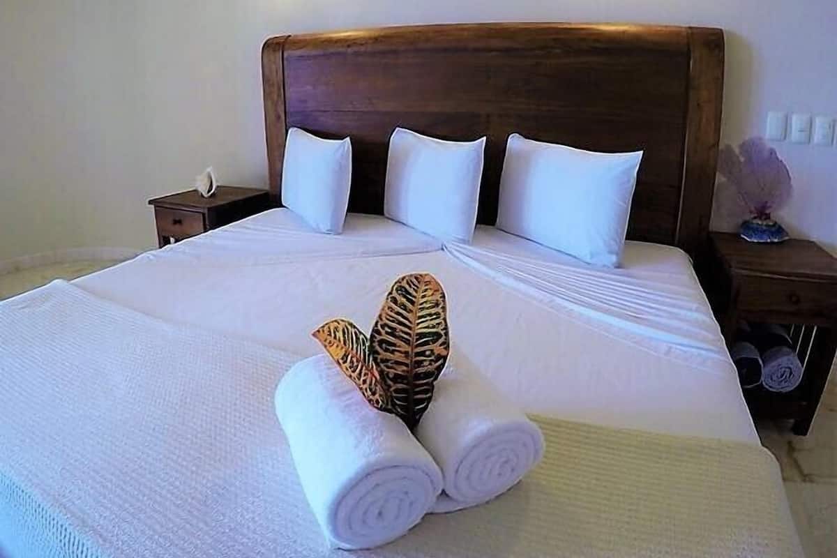 1 bedroom, in-room safe, desk, iron/ironing board