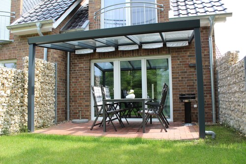 TOP!!! Headquarters u. quiet location, modern DHH, garden, 5 * level, WiFi, bicycles