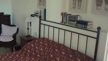 2 chambres, fer et planche à repasser, Wi-Fi gratuit, draps fournis