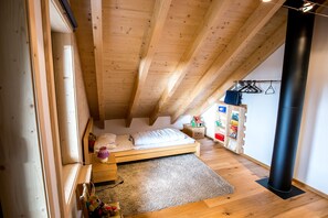 4 chambres, fer et planche à repasser, lit parapluie, Wi-Fi gratuit