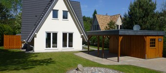 Holiday house of high quality and cozy, sauna, 150m to the beach, quiet natural location
