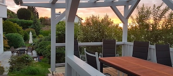 140sqm, box spring beds, a private sauna, 3 flat screen TV, garden, quiet